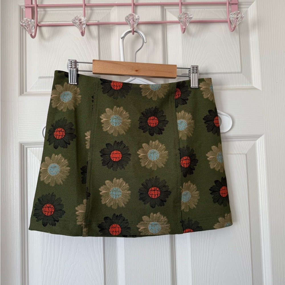 Urban Outfitters Green Floral Mini Skirt - Picture 2 of 2
